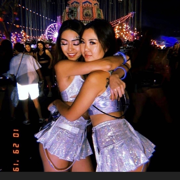 iHeartRaves Lavender Dreams Holo Sporty Crop Top - Picture 3 of 6